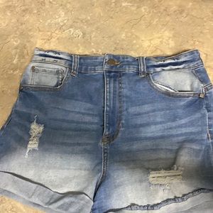 Kendall & Kylie the iconic short distressed jean shorts